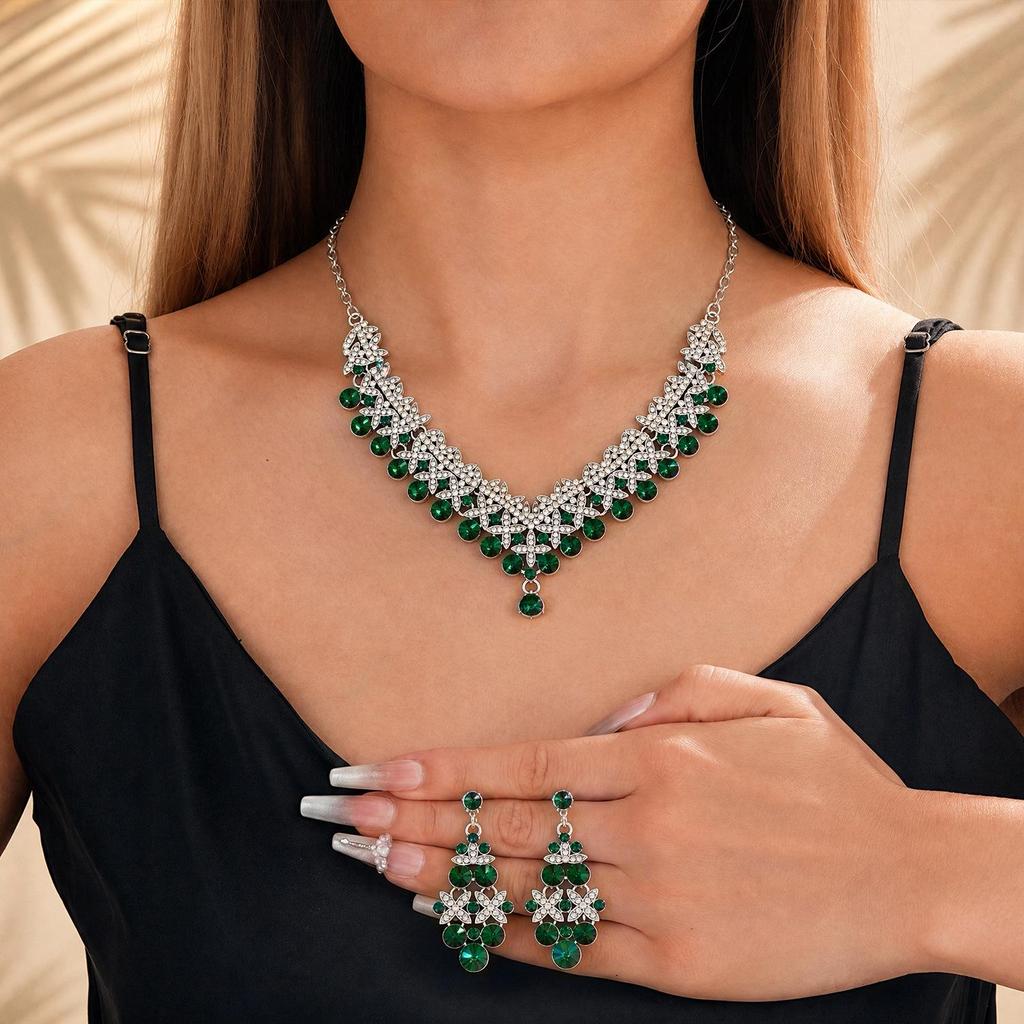 Ensemble de Bijoux de Mariée Élégant en Alliage Strassé - Collier & Boucles d'Oreilles Design de Niche