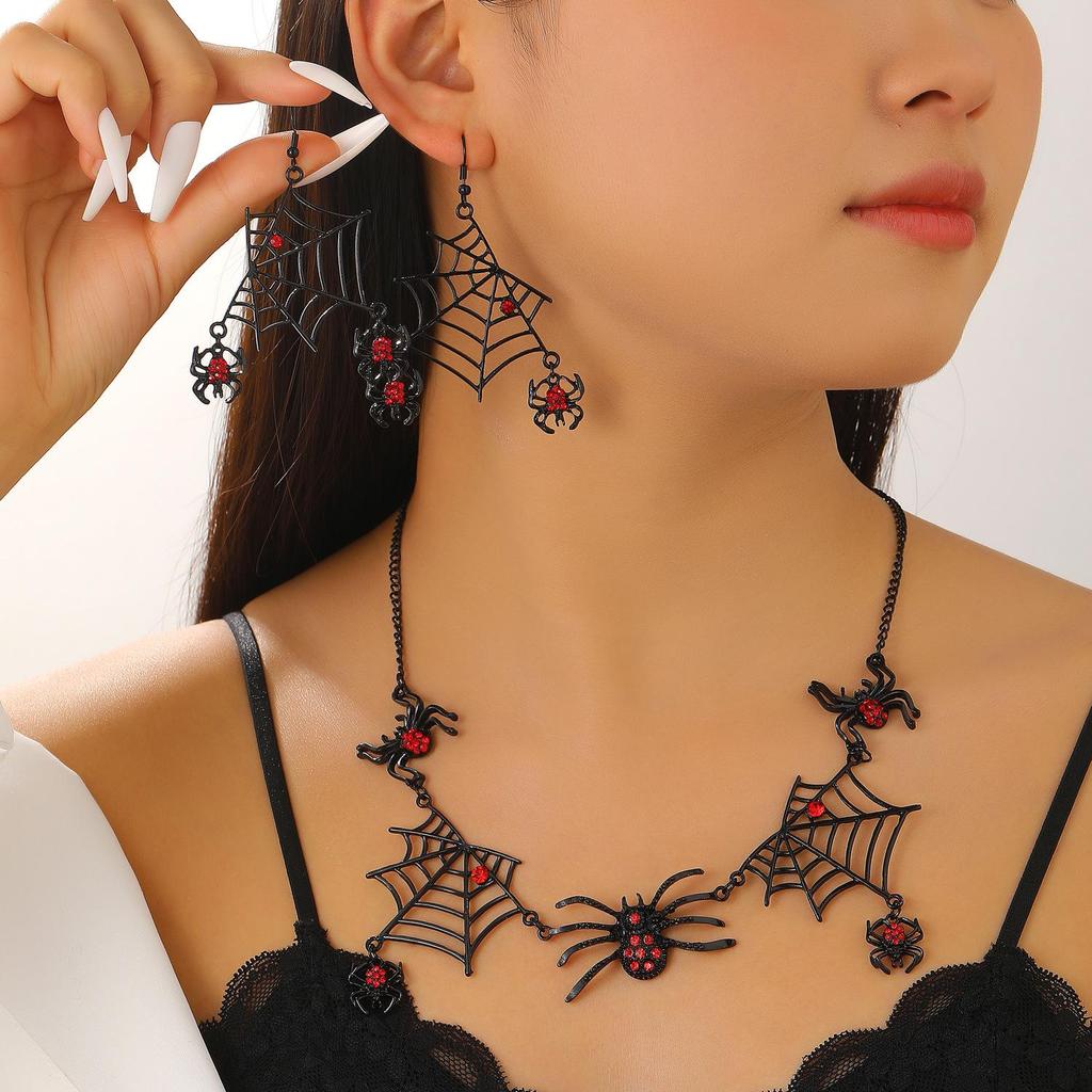 Retro Gothic Black Spider Web Necklace - Halloween Gift