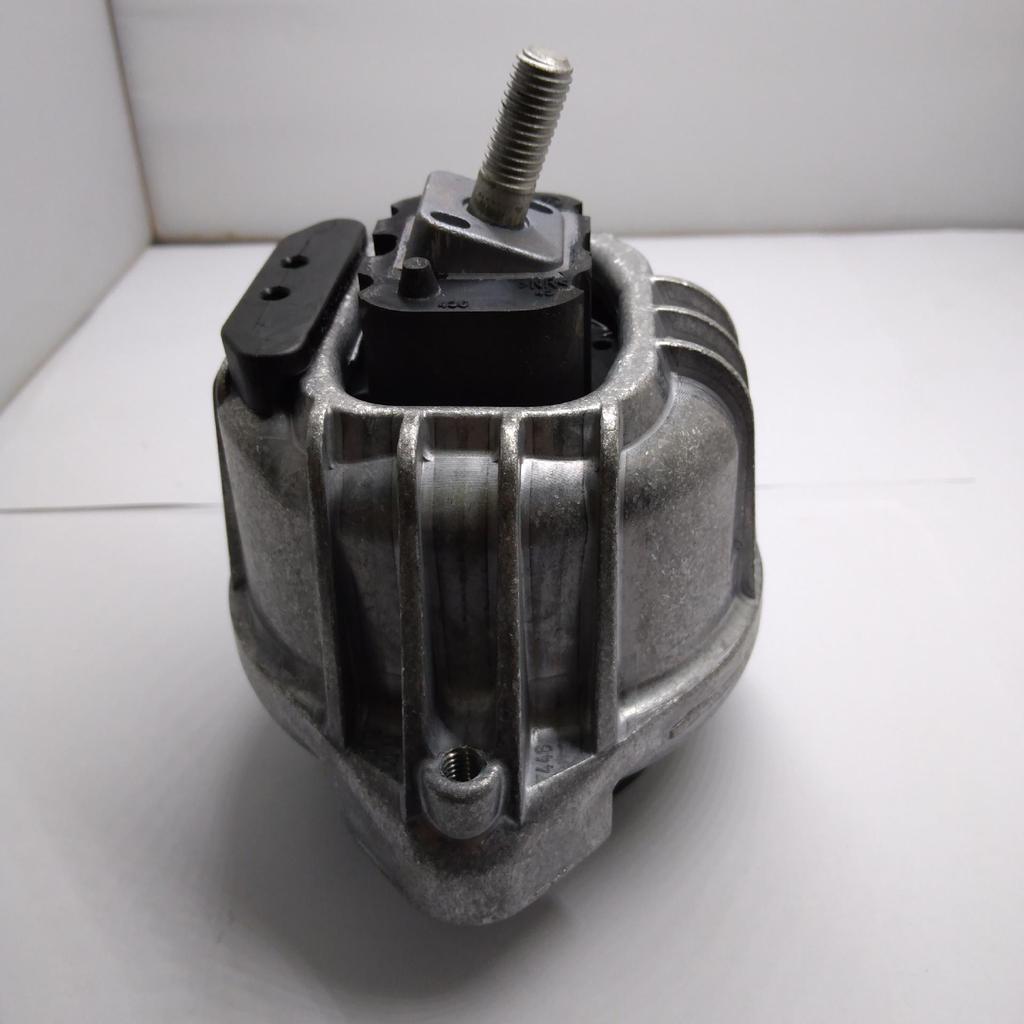 BMW 320D E93 Engine Mount (Part 22116768799)