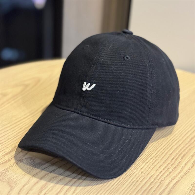 Simple letter W embroidery baseball cap unisex spring and summer breathable sunshade cap showing face small versatile wide brim