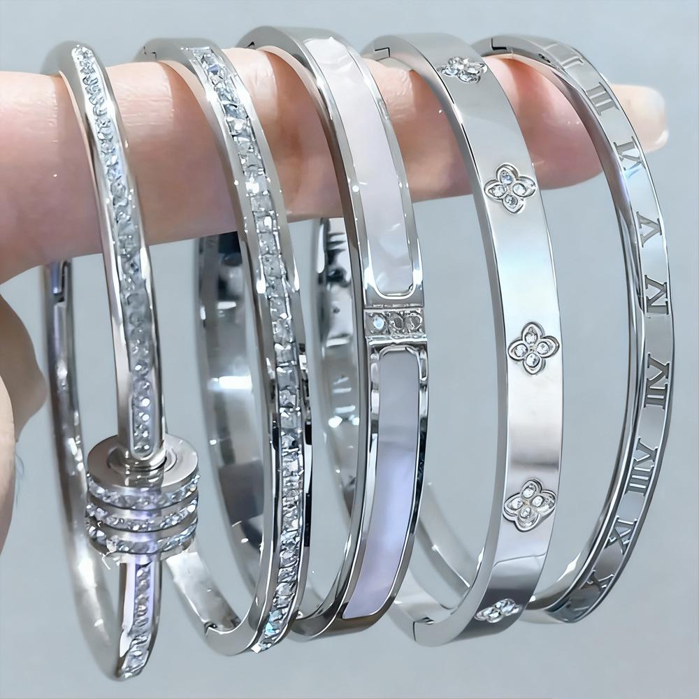 Europäisches & Amerikanisches Luxus Zirkon Stern Armband: Vielseitige, Elegante, Lichtechte Mode für Damen