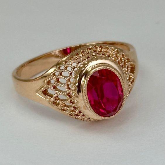 Gold-plated ring with red zircon ring, luxury hollow engraved ring, European and American manufacturers direct