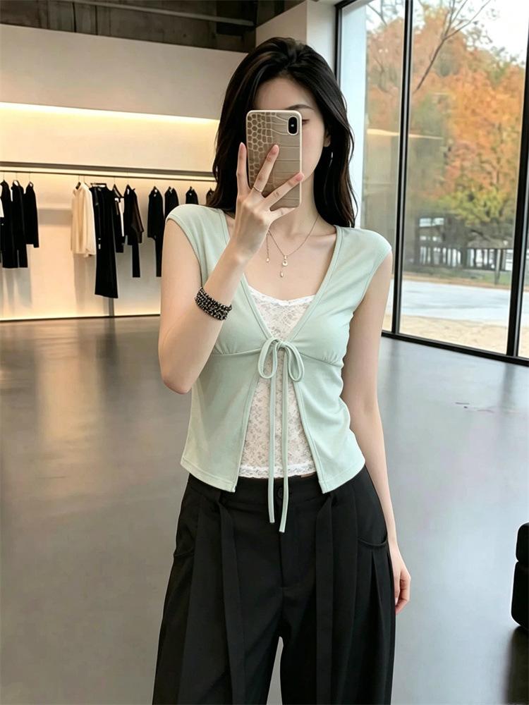 Lace splicing fake two-piece short-sleeved T-shirt women's summer slim-fitting and thin temperament Spice girl short top