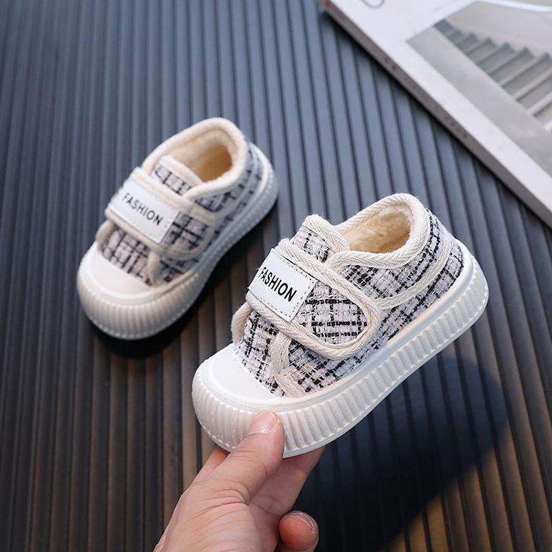 2025 autumn and winter girls' shoes velvet baby cotton shoes biscuit shoes children's board shoes soft-soled small fragrant canvas shoes