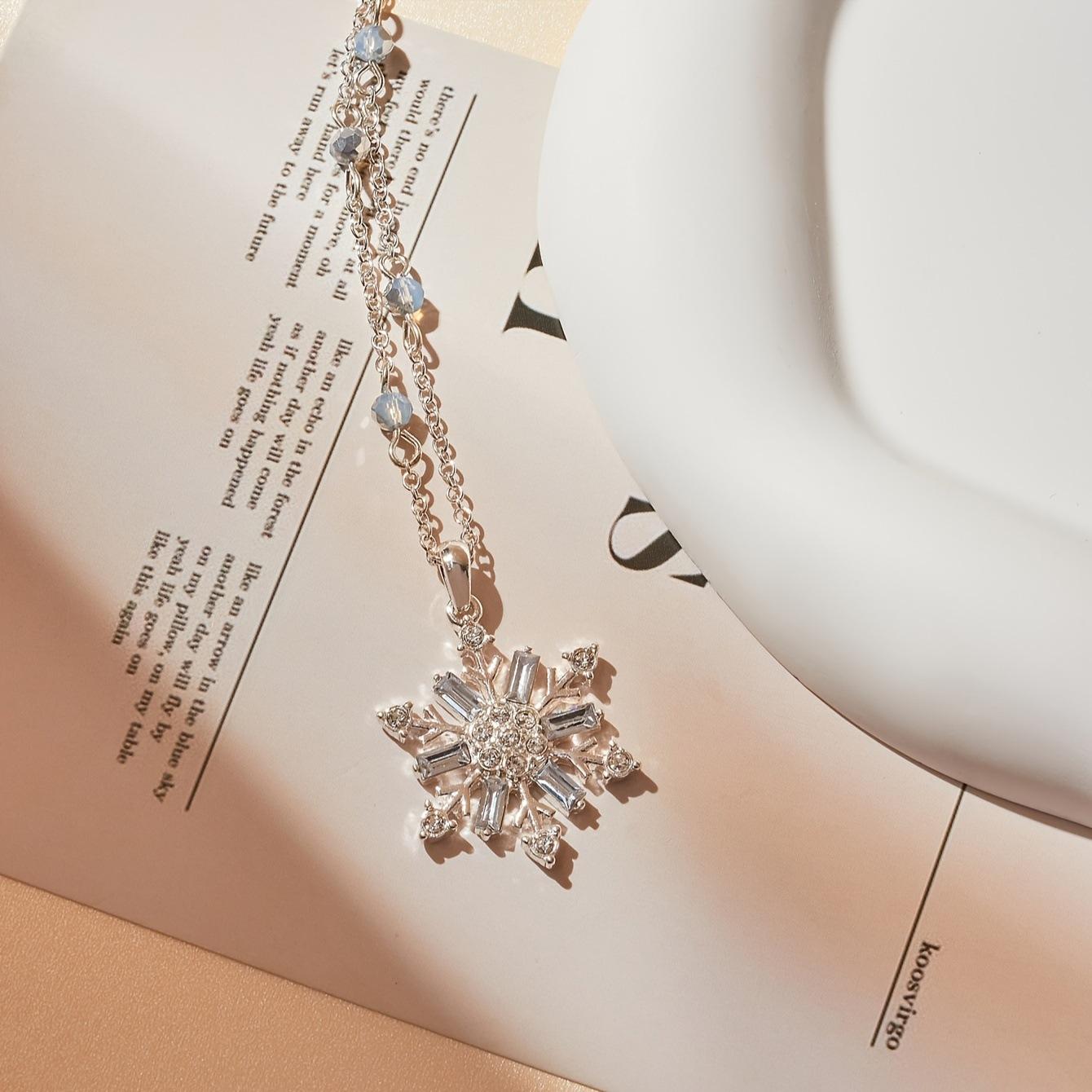 A multi-colored fixed ball rhinestone snowflake pendant lady student temperament girl party wedding banquet party