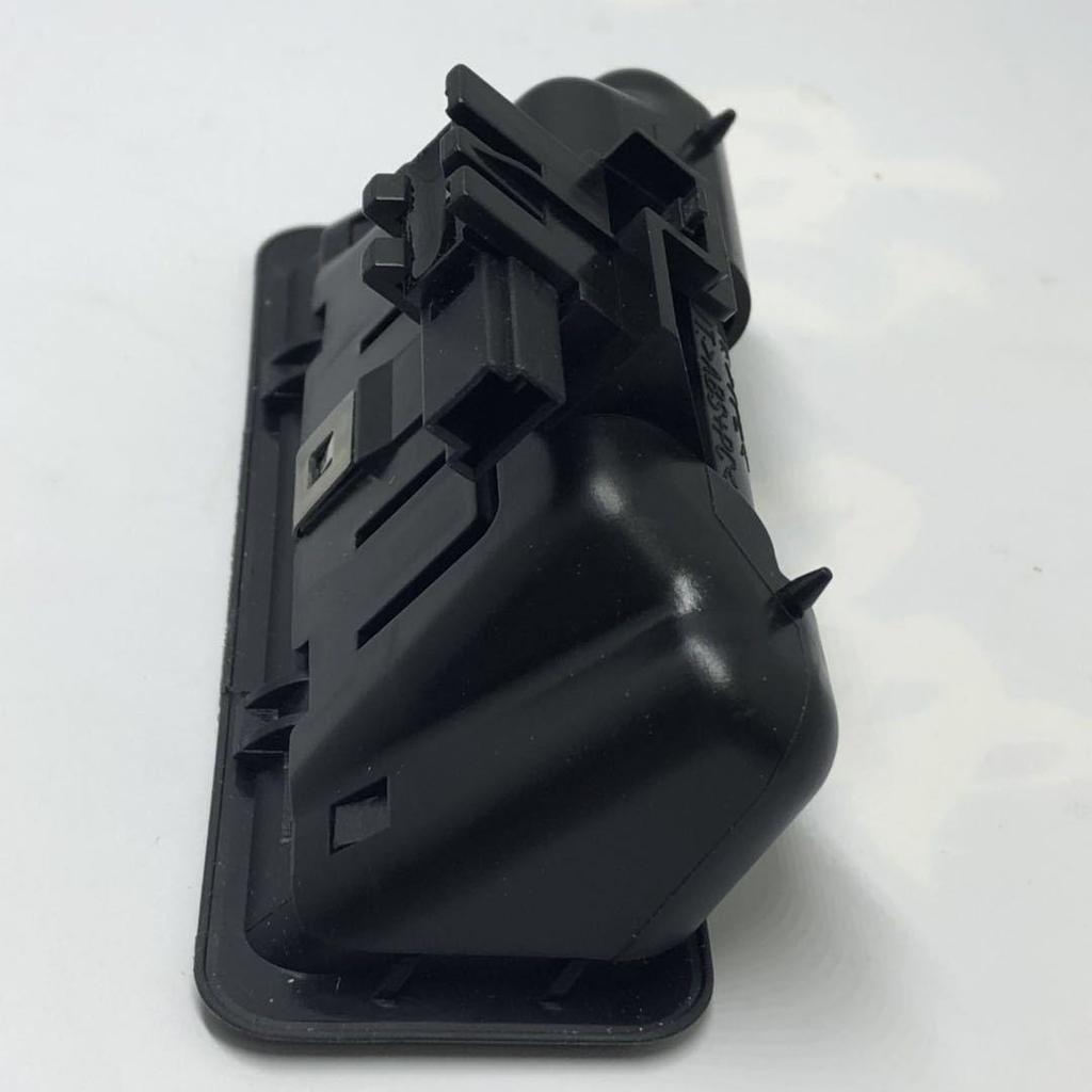 BMW Kofferraumdeckelschalter/Knopf für E88, E90, E60, E70 (51247118158)