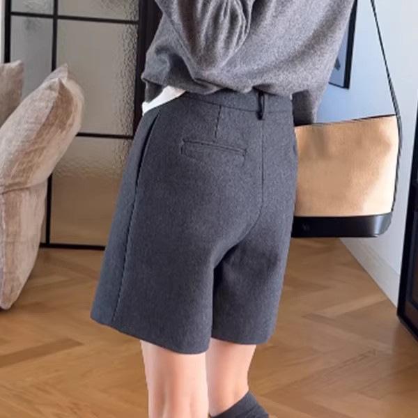 Pre-Sale Stylish Woolen Mid-Length A-Line Winter Shorts for Women
