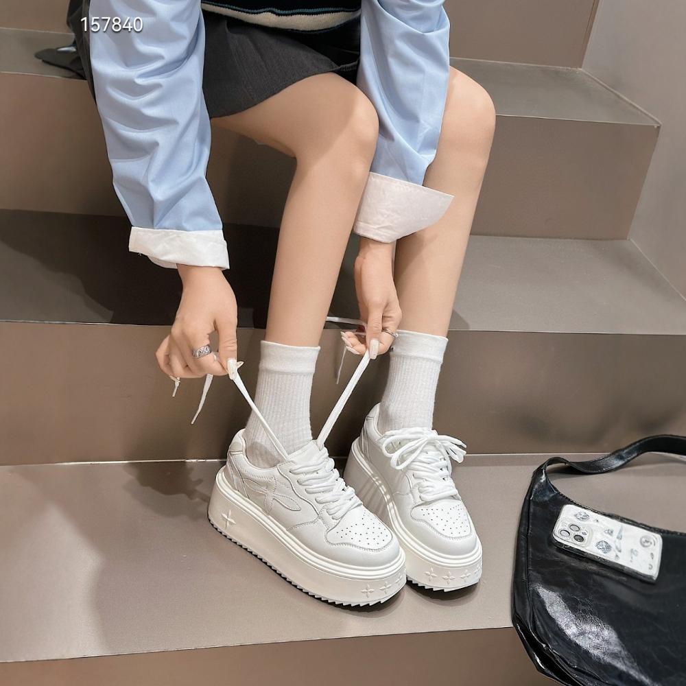 Entity Replenishment Single King~ Leather Round Head Thick Sole White Shoes for Women 2025 Spring Four-leaf Clover Height Increase Casual Board Shoe