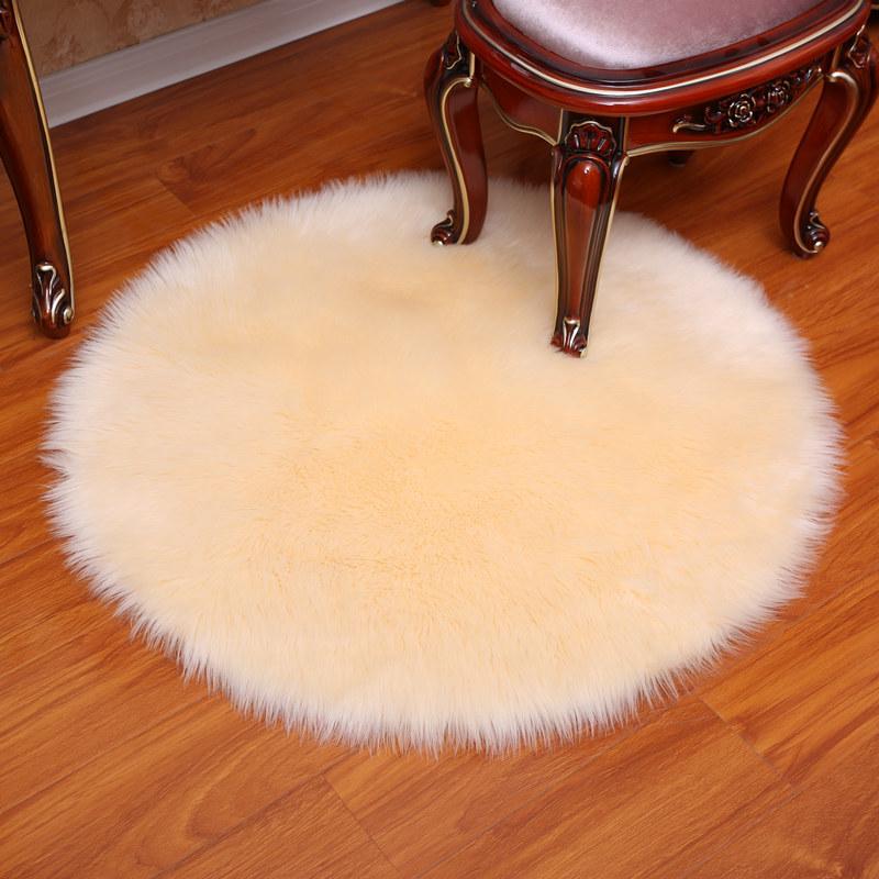 Modern White Plush Faux Wool Round Rug for Living Room or Bedroom