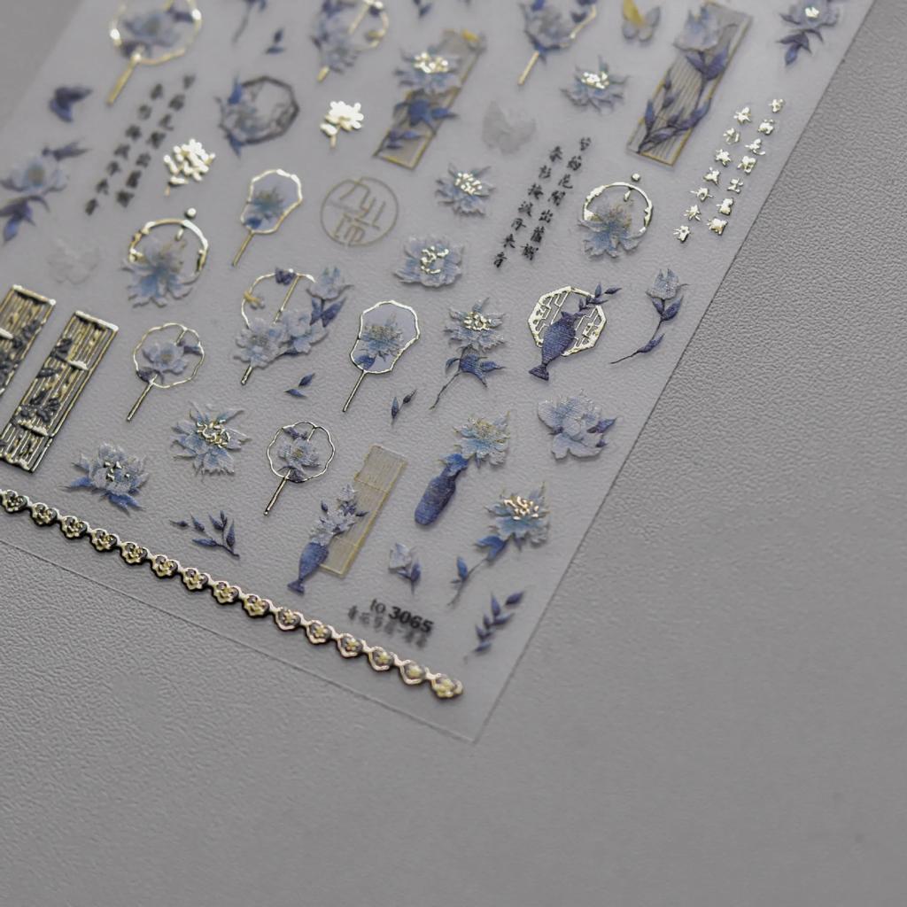 Oriental Blue and White Porcelain Nail Art Sticker Delicate Gold Outline Floral Nail Art Chinese Vintage Ceramic Manicure Decal