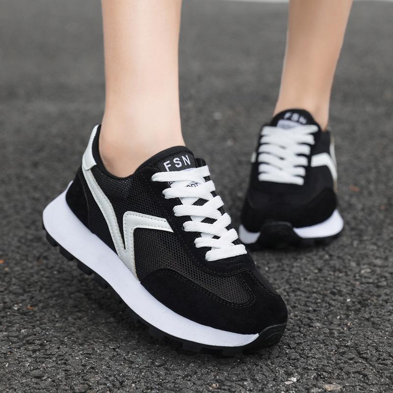 Neues Paar Sportschuhe Farbabstimmung vielseitige Plateauschuhe bequeme Paarschuhe Trend vielseitige Freizeitschuhe Herren und Damen