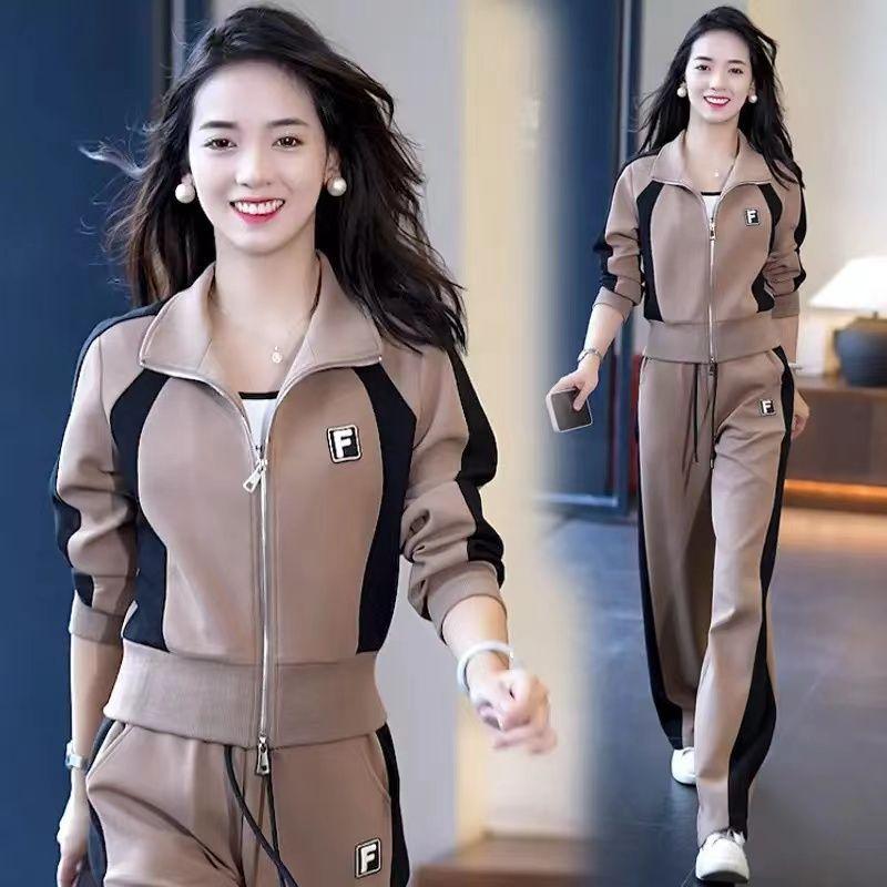 Fashionable Sporty Long-sleeved Set for Women, Suitable for Autumn and Winter, with A Youthful and Elegant Style, Featuring A Casual Two-piece Look.