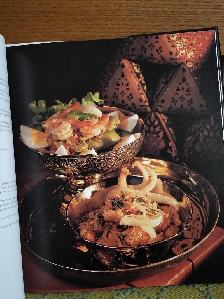 [USED] Final Price Reduction Thai Oriental Hotel Cookbook English Edition