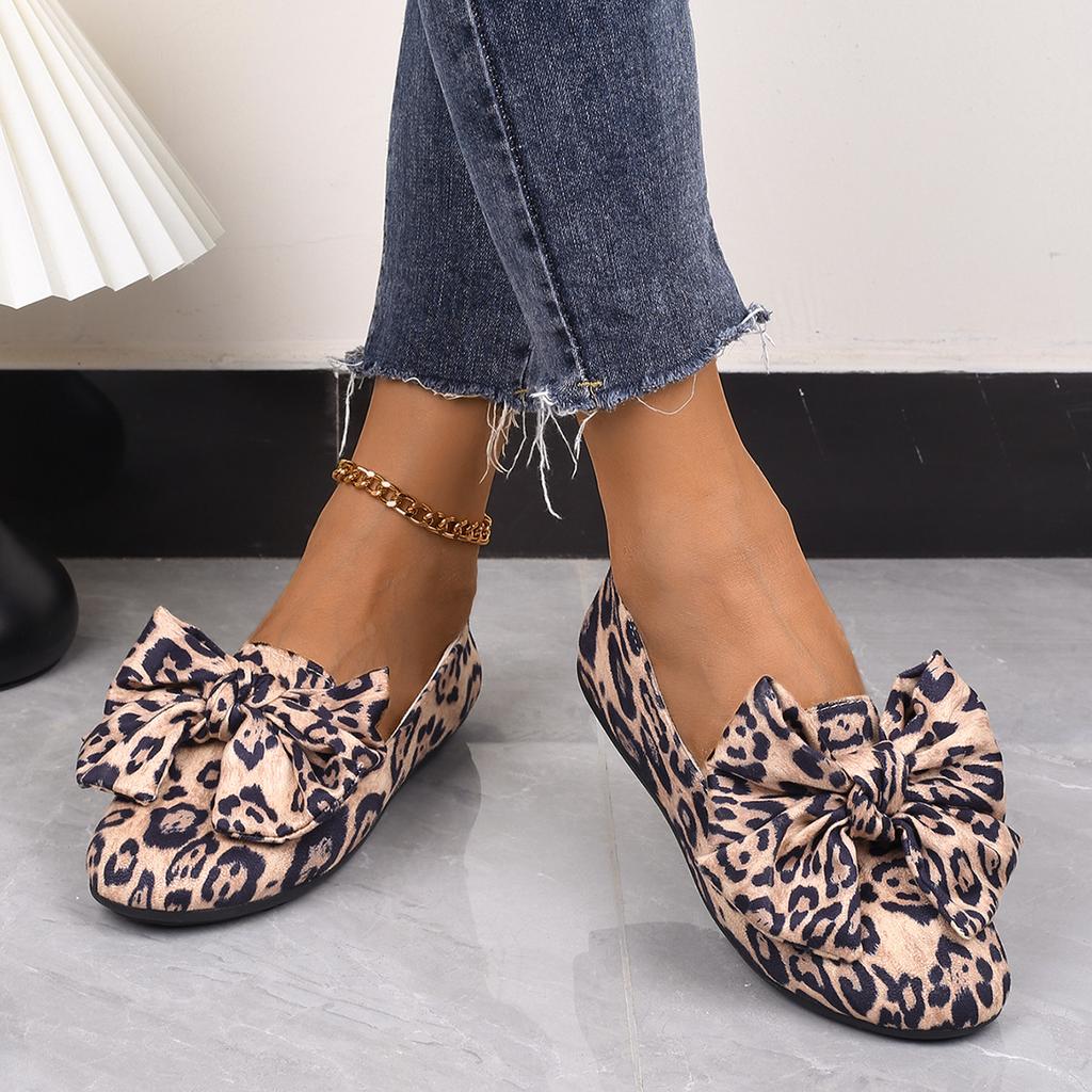 Ethnic Style Leopard Print Single Shoes Women's Design Sense Niche Flat Bottom Pointed Boat Shoes Large Size Ladyshoes Tide Shoes 2025 Autumn New