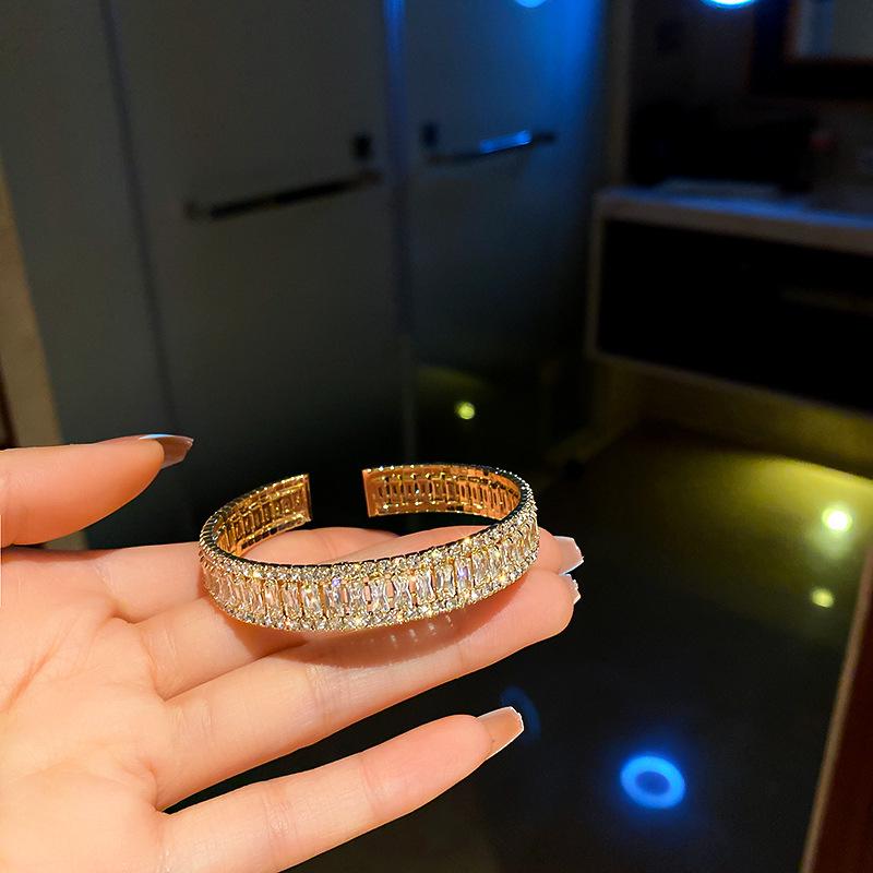 Europejsko-Amerykańska Otwarta Bransoletka Okrągła z Cyrkoniami – Lekko Luksusowa Bransoletka High-End dla Kobiet