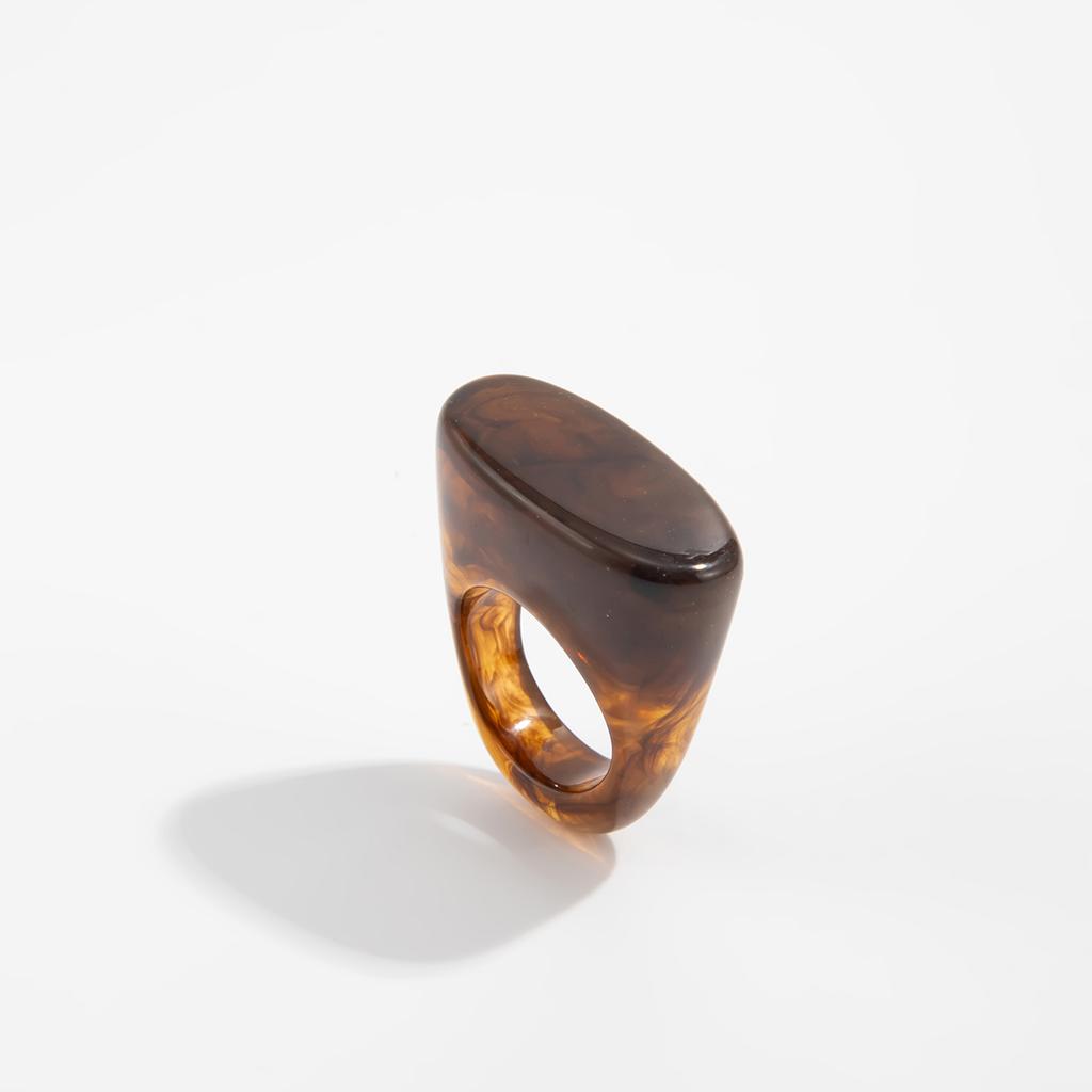 Design Color Geometric Oval Section Resin Ring, Stylish Smudge Acrylic Ring