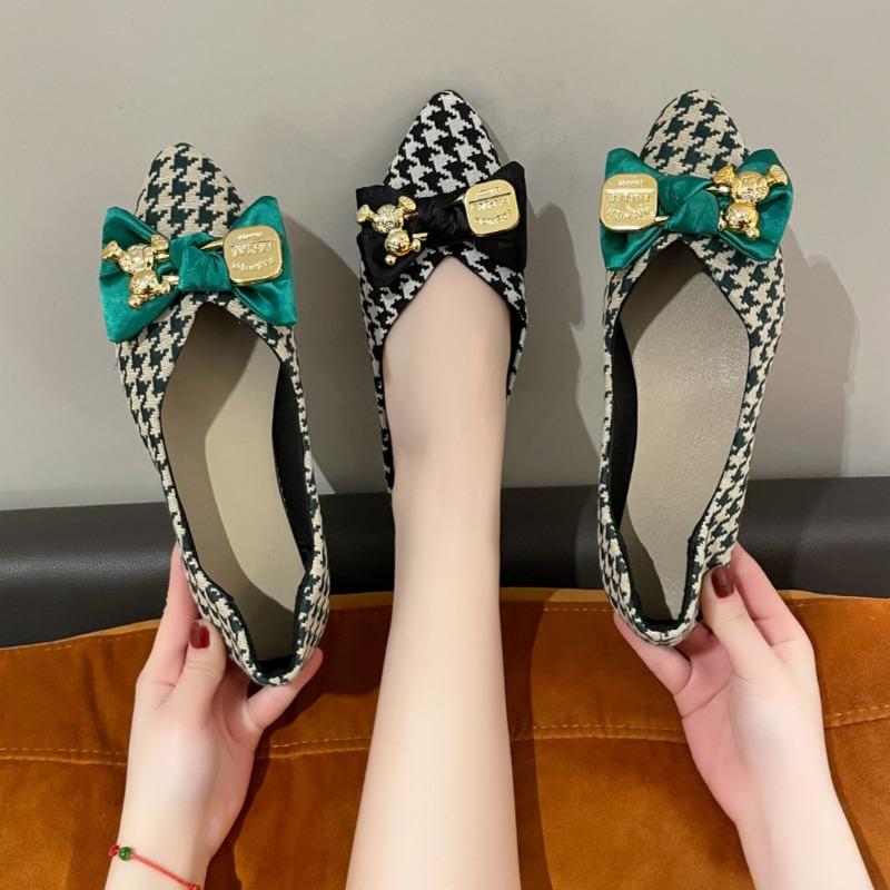 Damskie buty płaskie ze szpiczastym noskiem Lekkie kokardki Casualowe mokasyny Lato 2025 Projektant Nowe płytkie sneakersy Kobieta Zapatos De Mujer