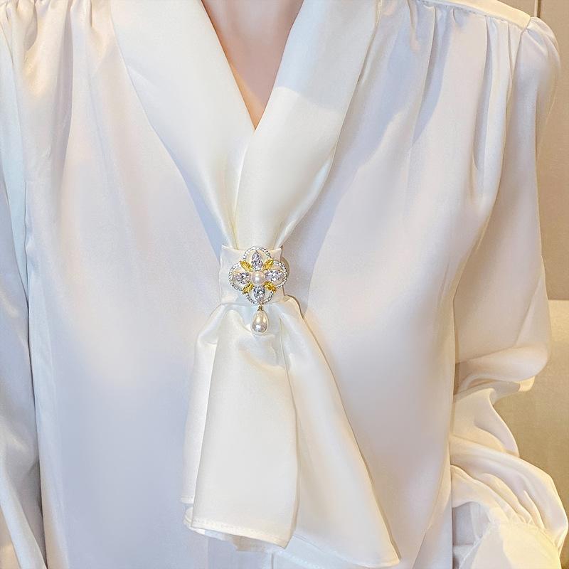 Flower Water Drop Pearl Brooch Autumn And Winter Coat Accessories Anti-Light Artifact Brooch Pin Fixed Clothes
