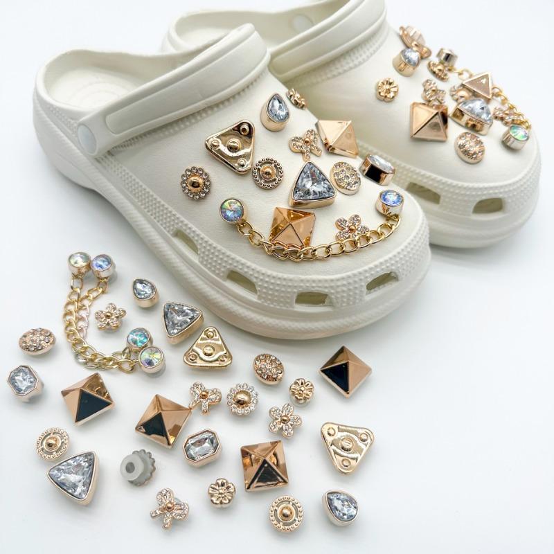 Luxury Designer Shoe Charm for Crocs DIY Vintage Metal Rhinestones Shoe Decoration Buckle for Croc Charms Hole Shoes Accessorie