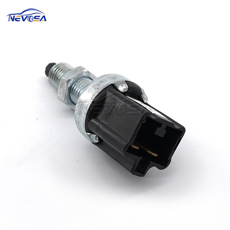 

Выключатель стоп-сигнала для Toyota Land Cruiser & Corolla (84340-47010) NEVOSA