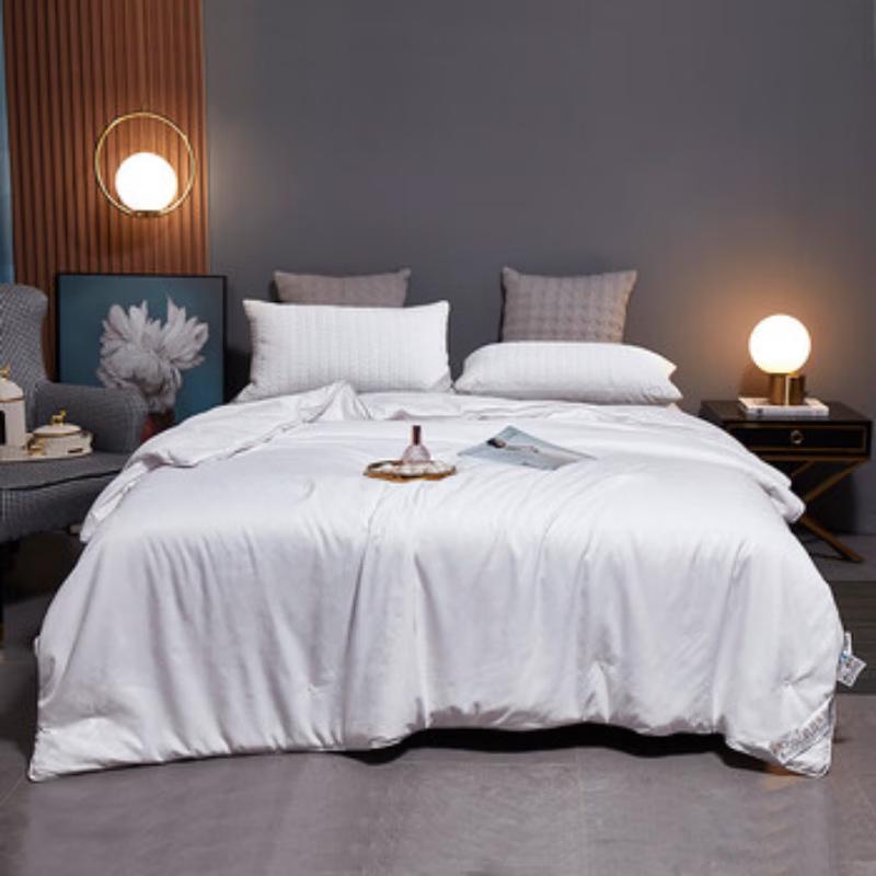 Donald Home Textiles Jacquard Silk Quilt