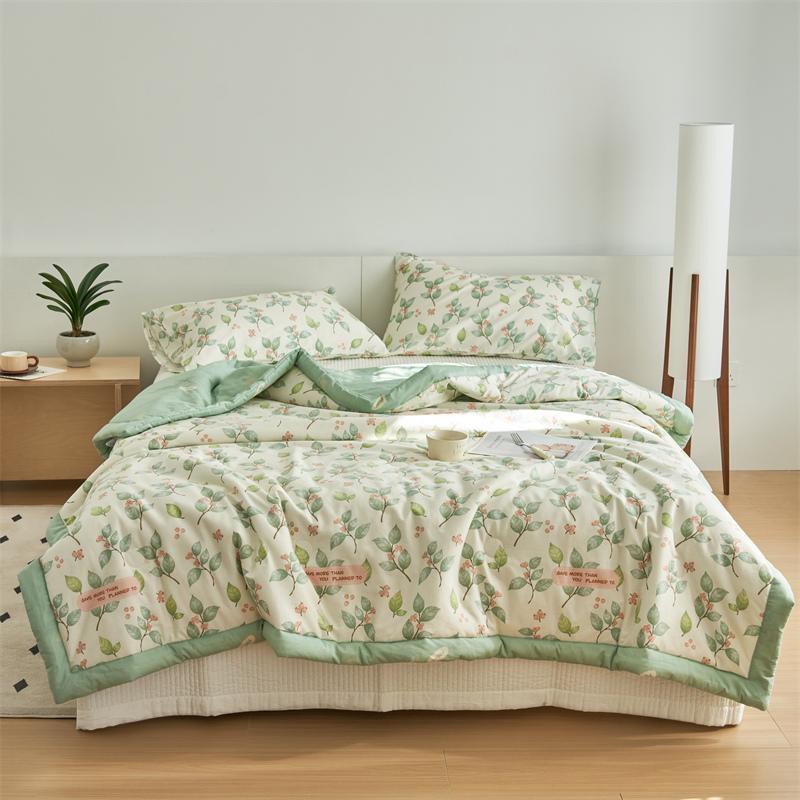 100% Cotton Animal Botanical Print Summer Comforter Comfortable Soft Breathable and Lightweight Quilted and Machine Washable