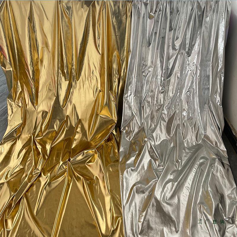 Silber Rot Gold Hochzeitskulisse Drapierung mit plissiertem elastischem Stoff für Verlobungen und Bankette