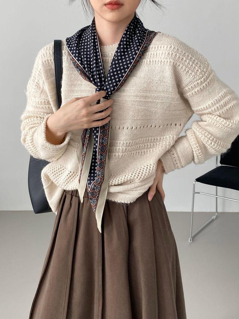 Blue Korean-Style Hollow-Out Round Neck Sweater - Women's Loose, Versatile Knitwear Y1293 for a Bright, Effortless Look