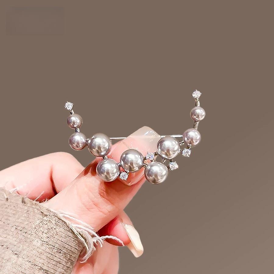 2025 High-End Fashion Butterfly Brooch: Elegant Flower Animal Pin for Suits and Jackets