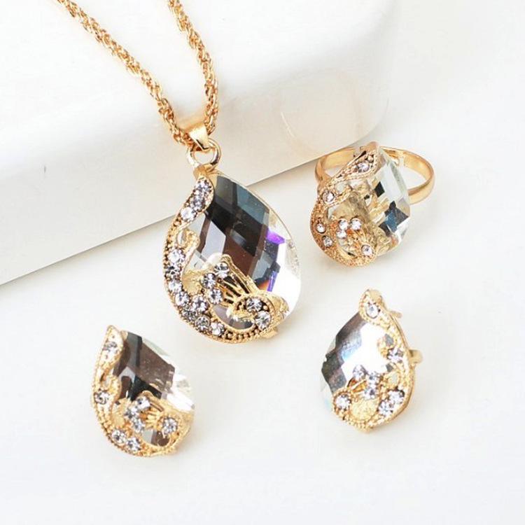 European & American Creative Peacock Crystal Jewelry Set: Earrings and Necklace