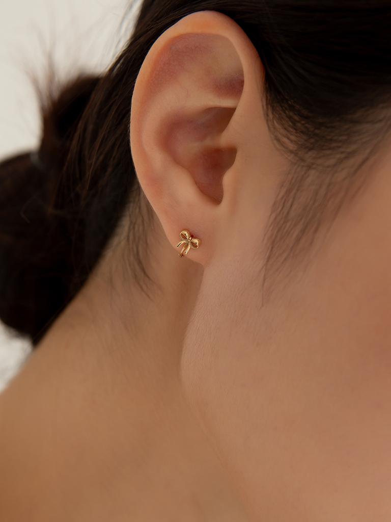 Lunne 14K Fairy Ribbon One-Touch Ring Earrings (14K Gold) Lfe48