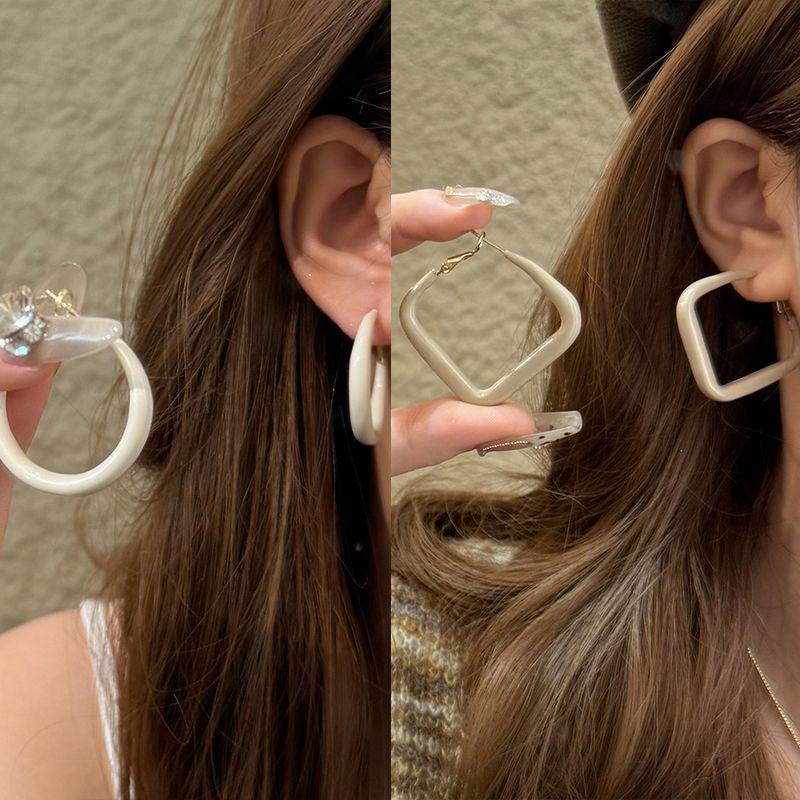 Vintage Yadan style autumn and winter Maillard drop glaze square earrings women's fashion earrings circle earrings show face small stud earrings