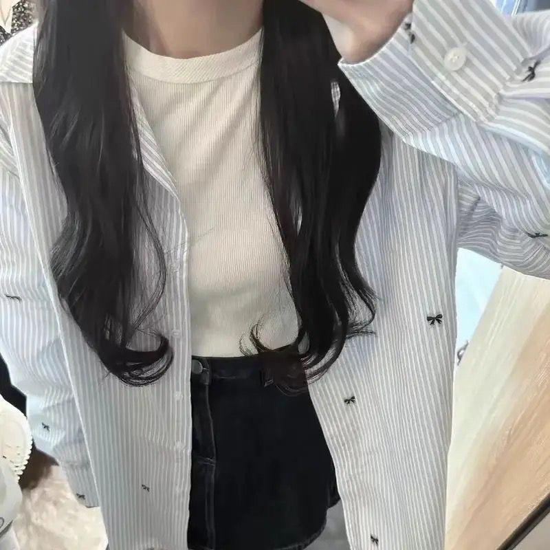 Modrá pruhovaná košile s potiskem mašle s dlouhým rukávem dámská designová nika volná košile všestranný top trendy