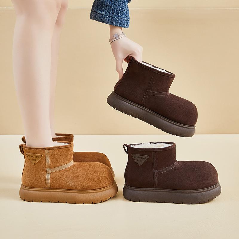 Women's Winter Warm Snow Boots Fuzzy Faux Suede Walking Shoes for Women Casual Anti-Slip Comfortable Chunky Platform Short Booties With Faux Fur Lined