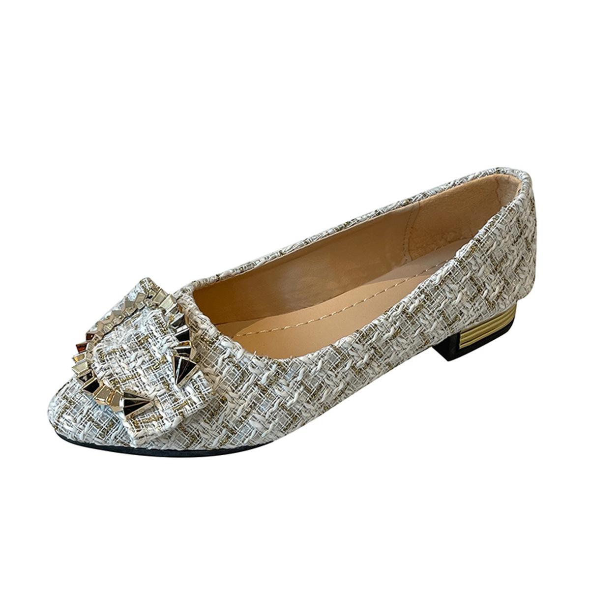 

Sweet Classic Women Flats Summer Casual Slip on Pointed Toe Leisure Shoes for Women Metal decoration Casual Shoes Plus Size 42