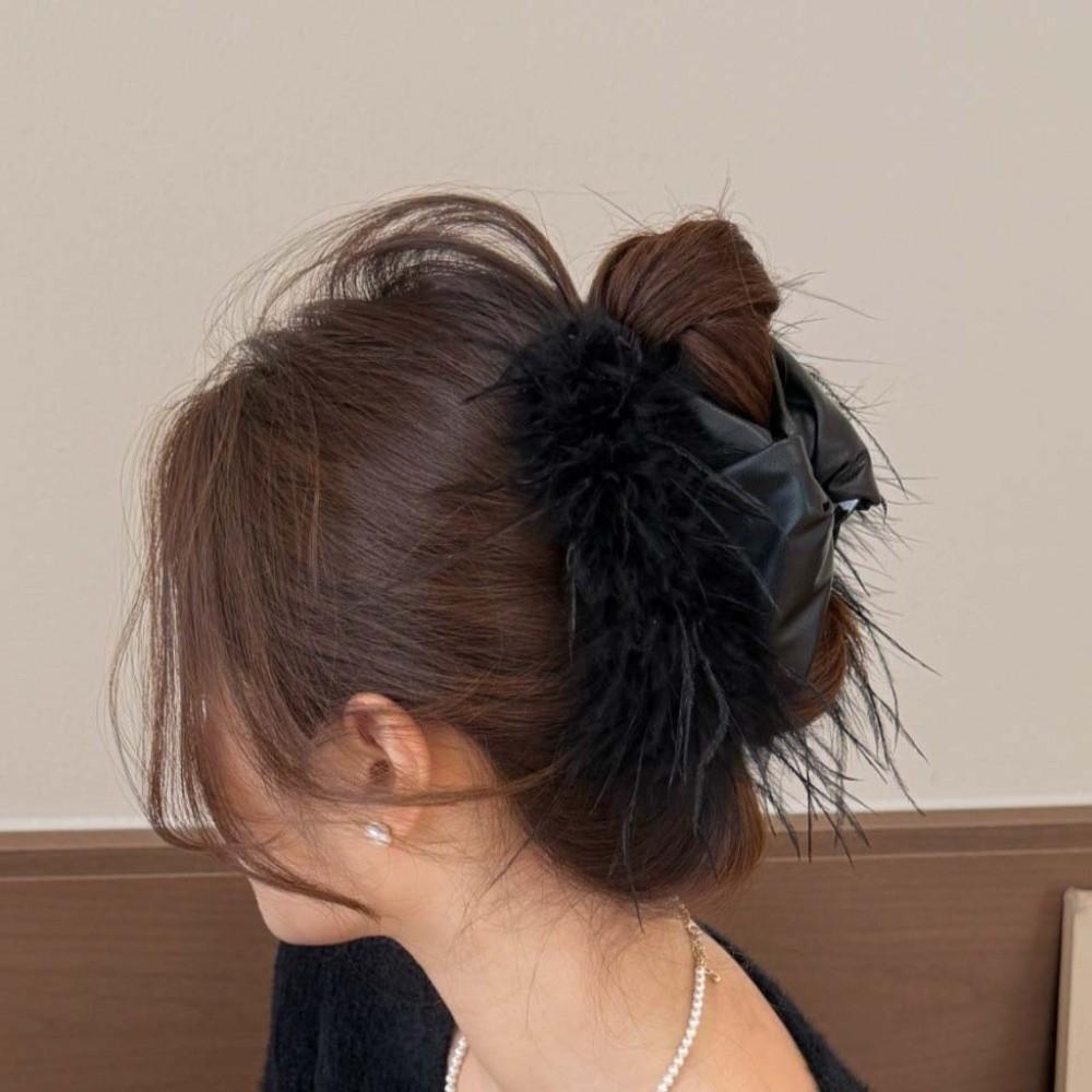 Plastic Satin Triangle Shark Clip Elegant Women Hairgrips Fluffy Feather Hair Claw  for Gifts