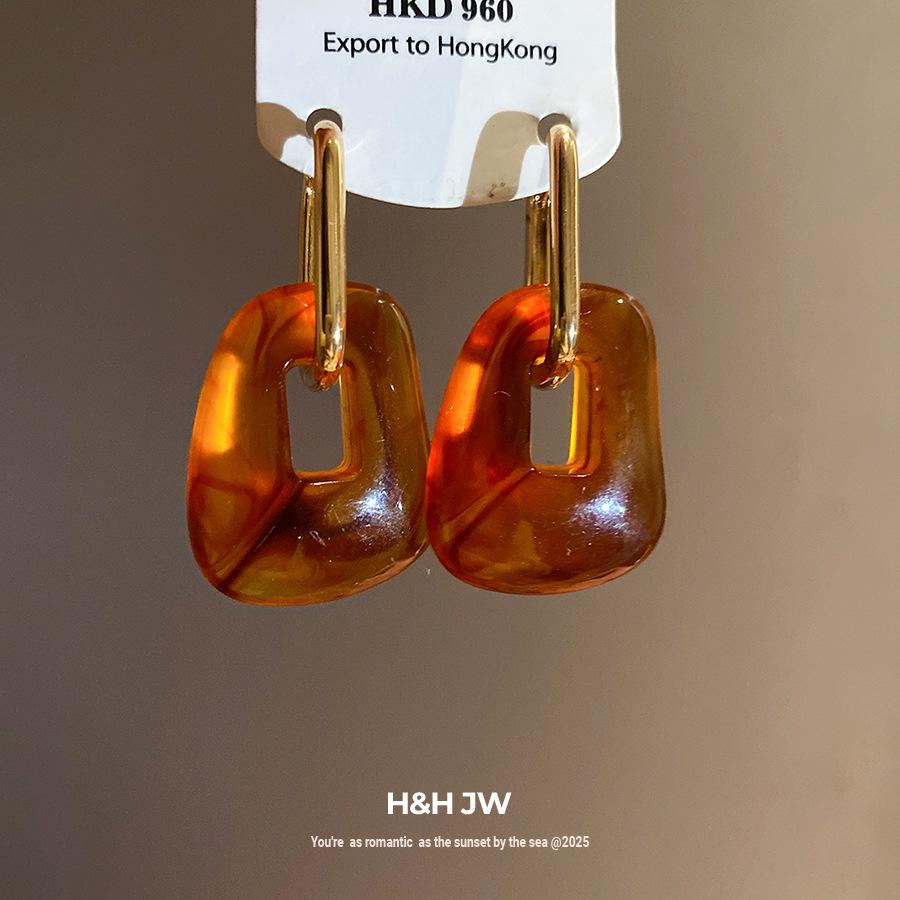 Acrylic Square Pendant Ear Buckle Maillard Simple Fashion Retro Temperament Earrings Light Luxury High-end Earrings Women