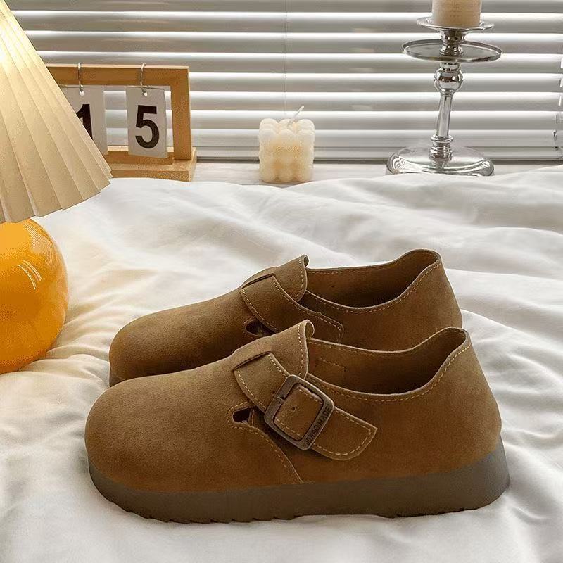 Birkenstocks sind All-Inclusive, neue Frühlingsmodelle, flache Öffnung zwei, einzelne Schuhe, faule Schuhe.