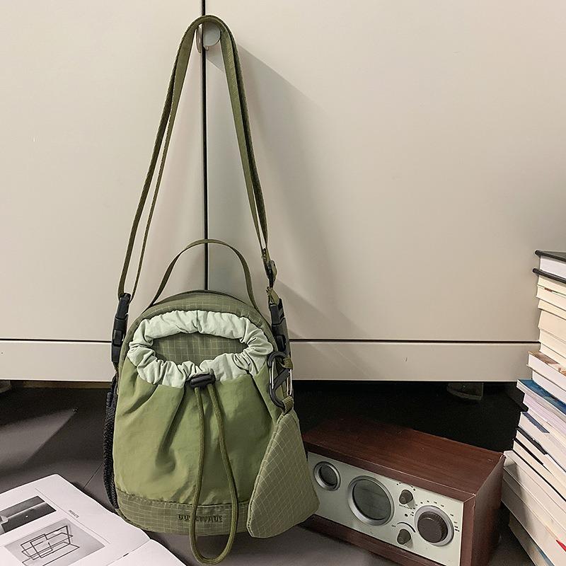 

Fashion messenger bag women s portable bucket bag autumn new product light casual street shoulder mobile phone bag зелёный