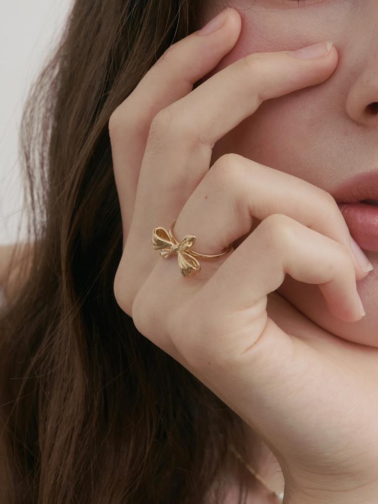Sosoo Ribbon Ring With Pleated Details