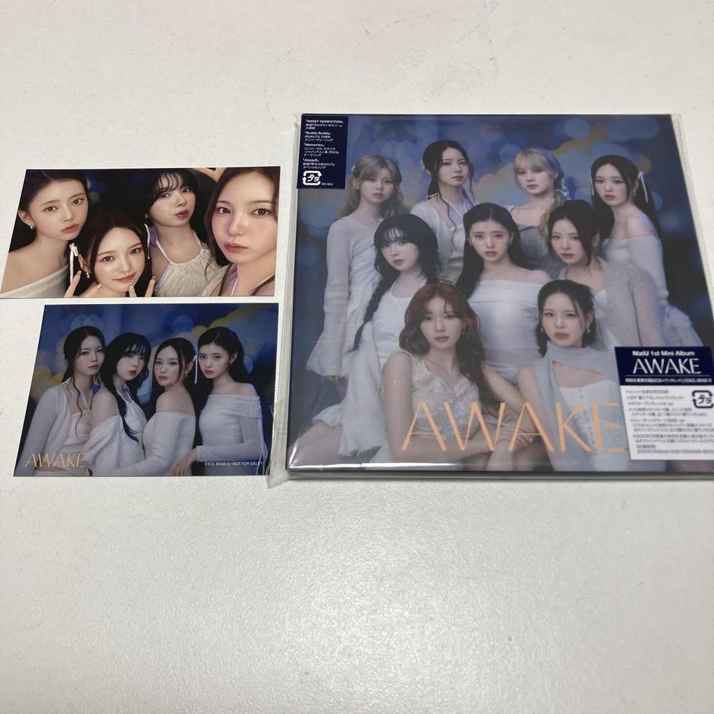 [USED] NiziU AWAKE B Edition with bonus