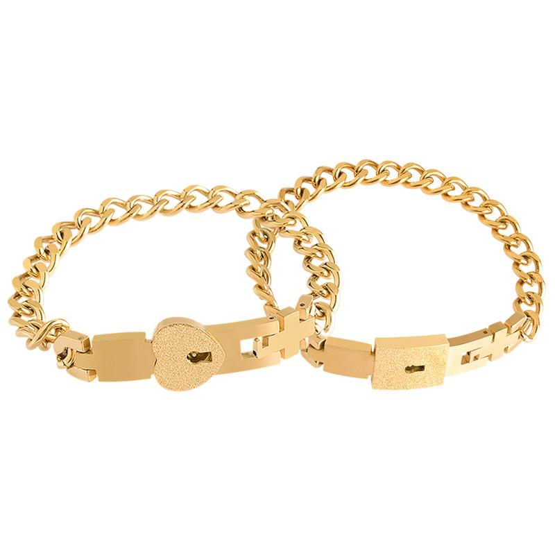 Europäische und Amerikanische Partnerarmbänder, Ein Paar konzentrische ineinandergreifende Titanstahlarmbänder, Edelstahl Herren- und Damen-Liebesarmbänder