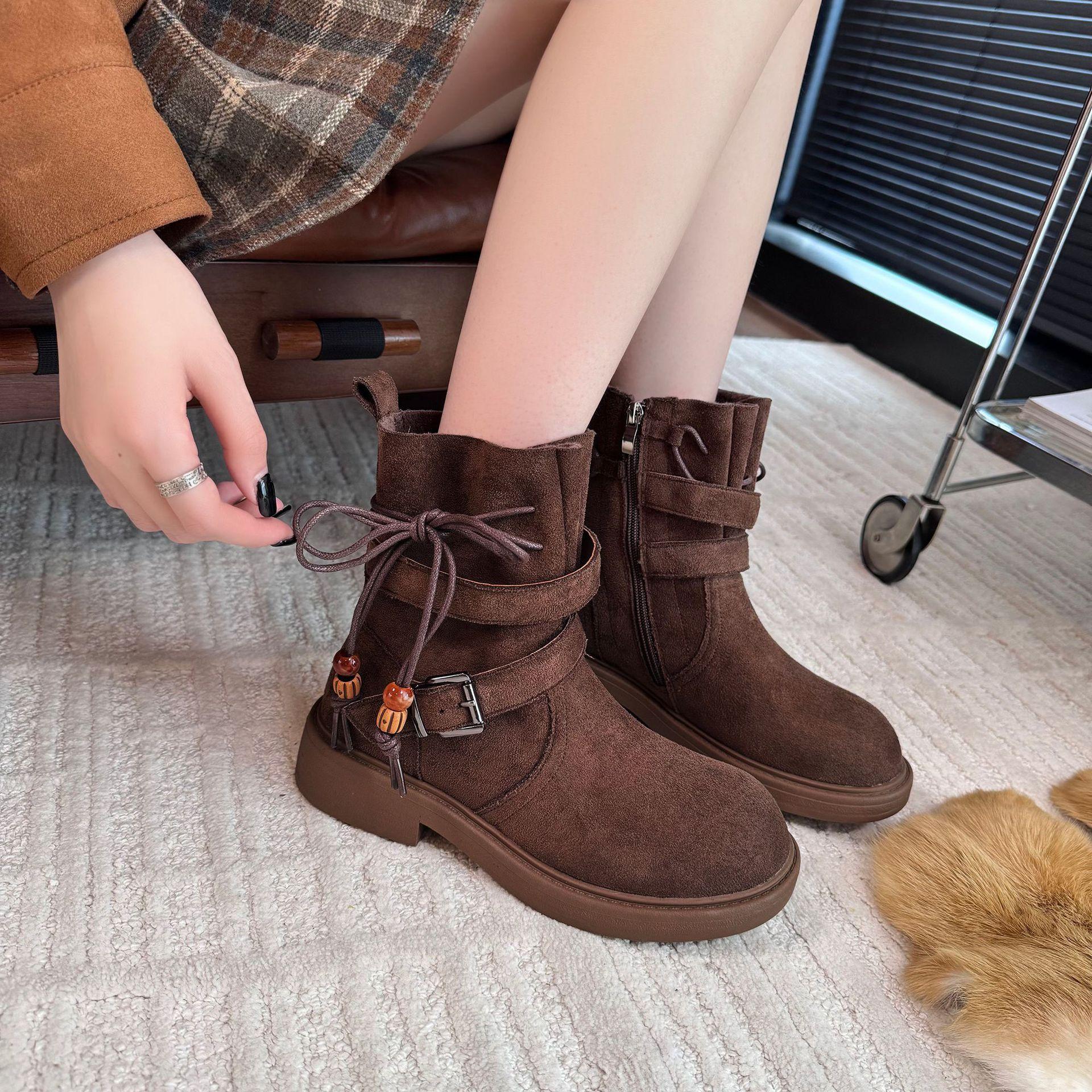 

2025 осень боковая молния короткие рыцарские ботинки женские осенние новые круглый носок толстый каблук пряжка ремня замшевые короткие ботинки 40 кофейный