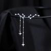 Orecchini pendenti asimmetrici di colore argento moda per le donne Orecchini pendenti con zirconi squisiti a catena lunga con nappe Gioielli da sposa