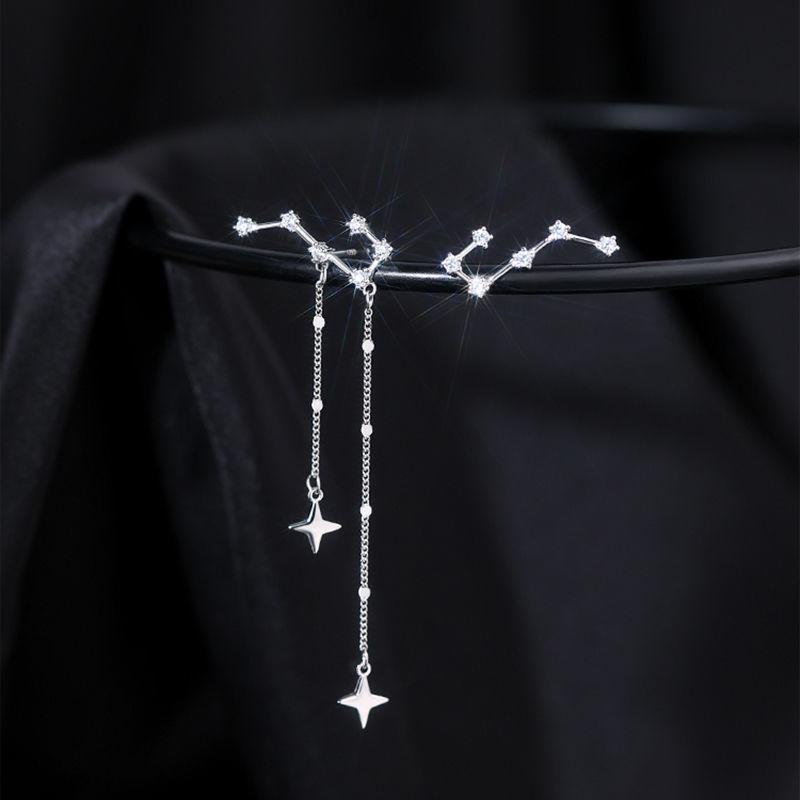 Orecchini pendenti asimmetrici di colore argento moda per le donne Orecchini pendenti con zirconi squisiti a catena lunga con nappe Gioielli da sposa