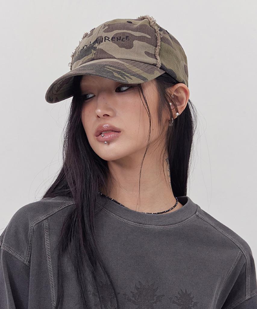 Tonilolenseu Lettering Embroidered Camo Ball Cap
