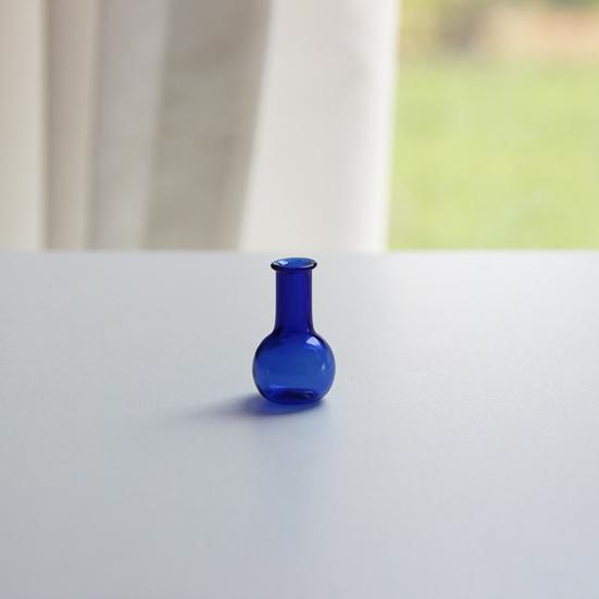 Miniature Vase, Tiny Blue Glass Vase, Small Flower Holder, Cute Mini Vase for Miniature Houses DIY Refrigerator Magnets (Magnets Not Included)
