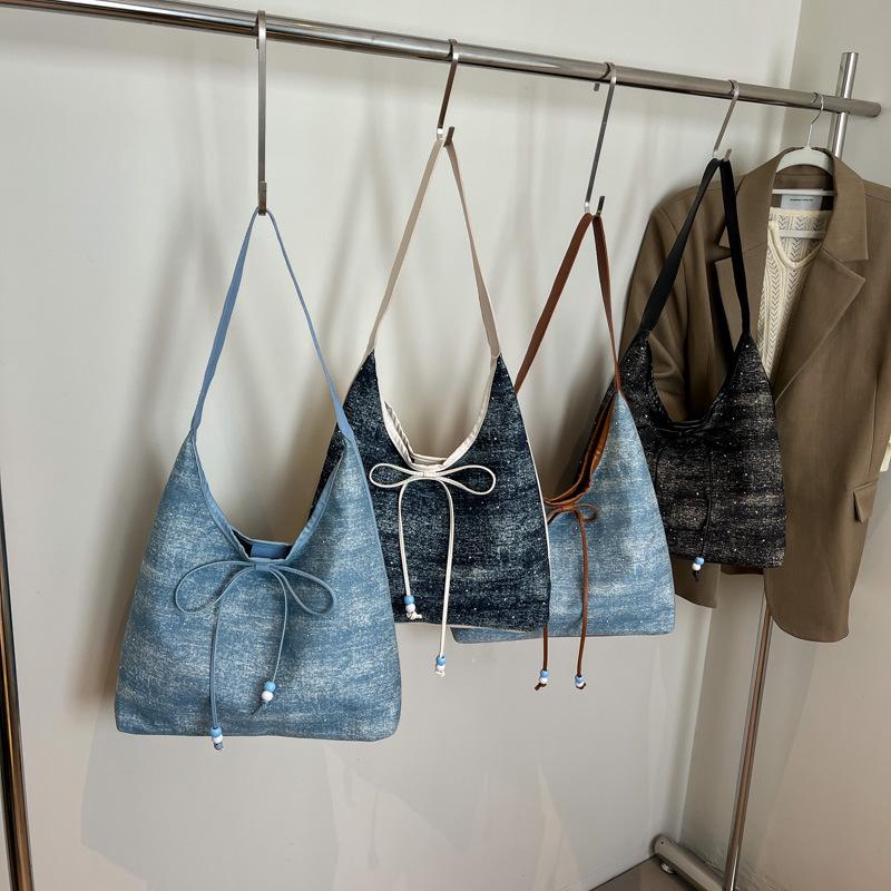 Largecapacity commuter underarm bag women's new spring and summer bow shoulder bag casual denim tote bag