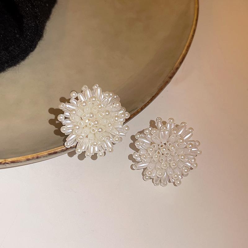 

Серьги-подвески с кисточками из жемчуга и цветов, инкрустированные бриллиантами Серебряная игла - Роскошное модное заявление