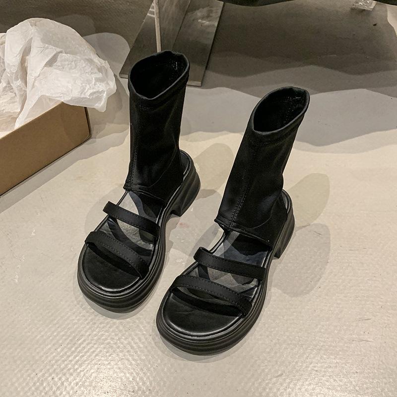 

Черные сандалии на платформе с закрытым носком высокого класса женские 2025 новая летняя обувь увеличение роста с юбкой короткие голенища крутые ботинки 40